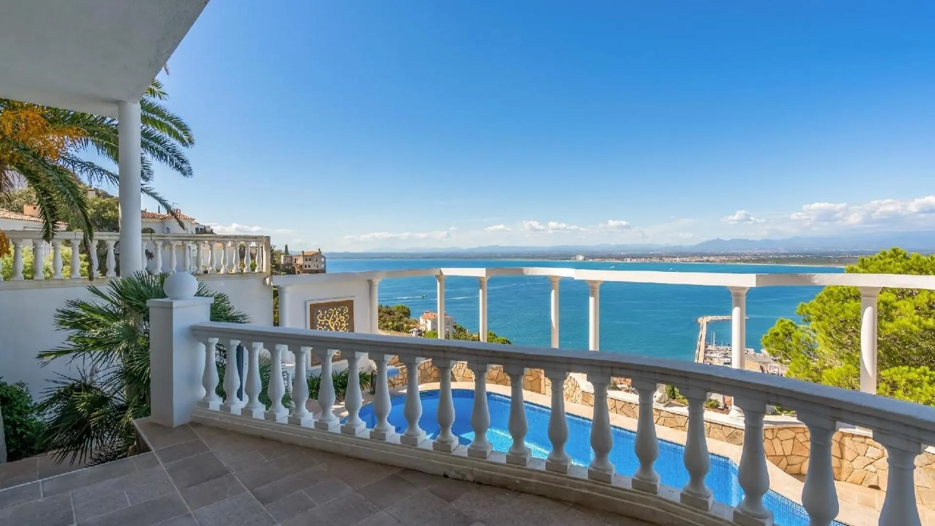 Ferienhaus Mit Privatpool Fuer 8 Personen Ca 250 Qm In Roses, Costa Brava Golf De Roses