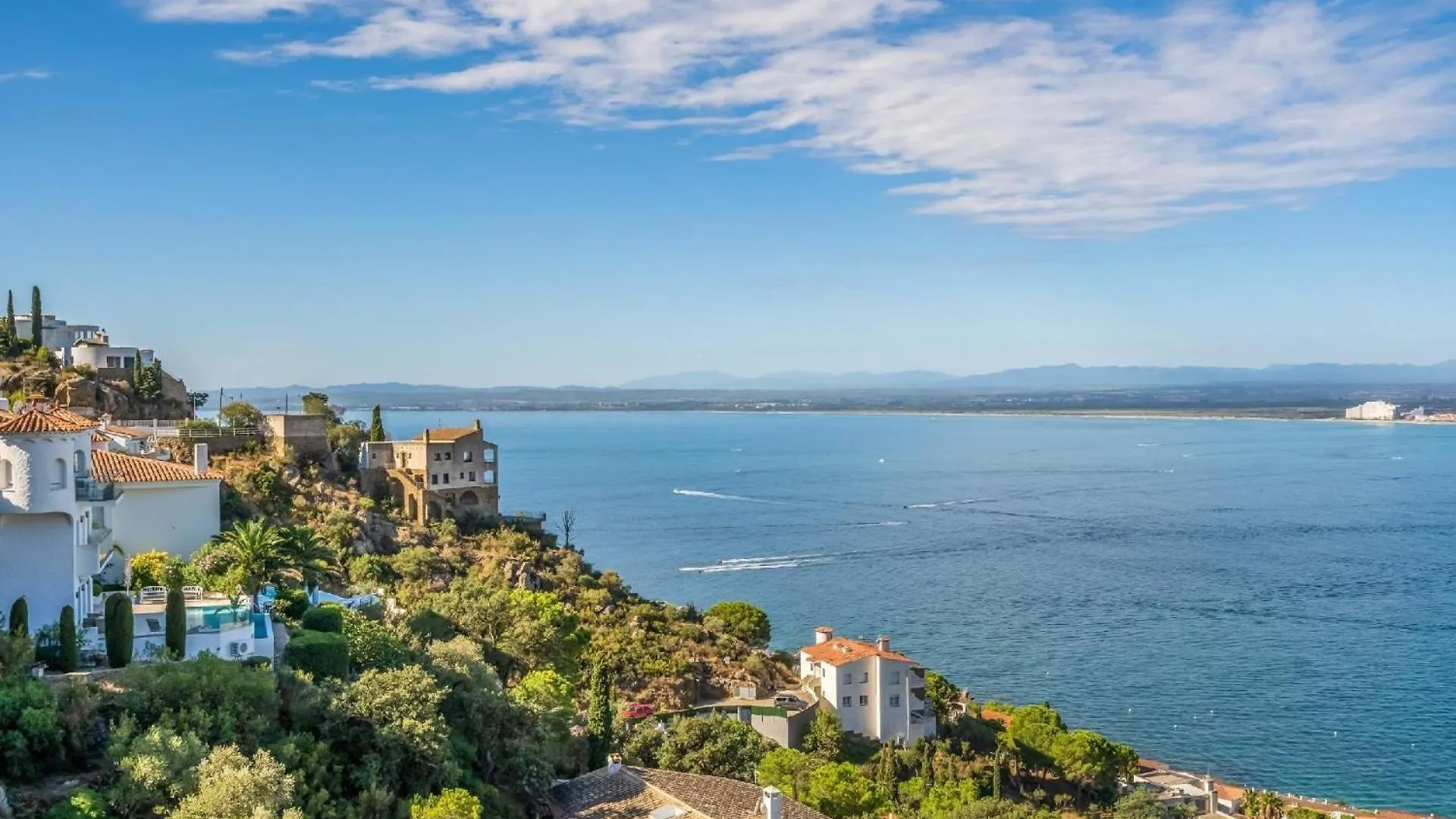 Ferienhaus Mit Privatpool Fuer 8 Personen Ca 250 Qm In Roses, Costa Brava Golf De Roses