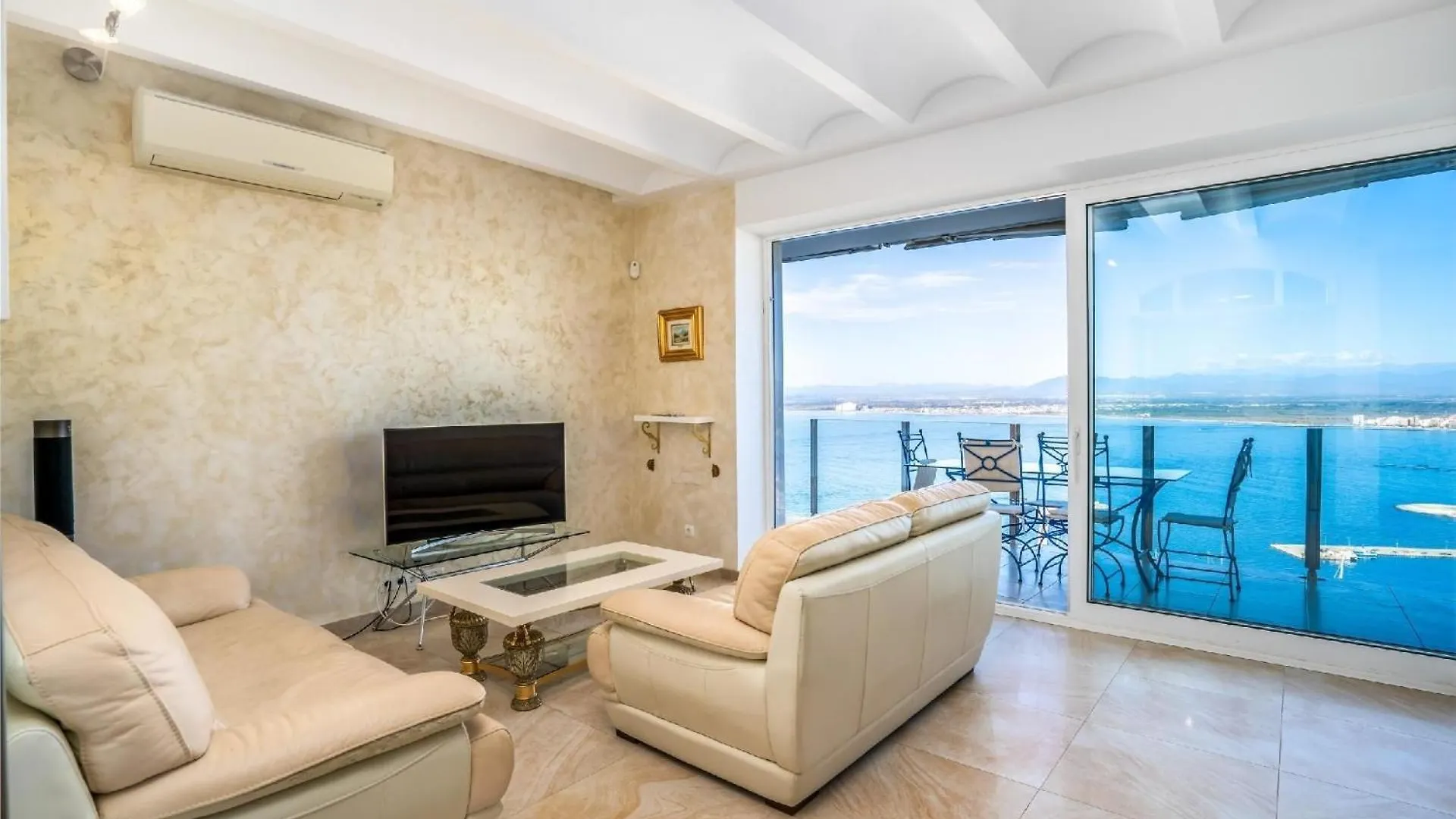 Ferienhaus Mit Privatpool Fuer 8 Personen Ca 250 Qm In Roses, Costa Brava Golf De Roses 0*,  Spain