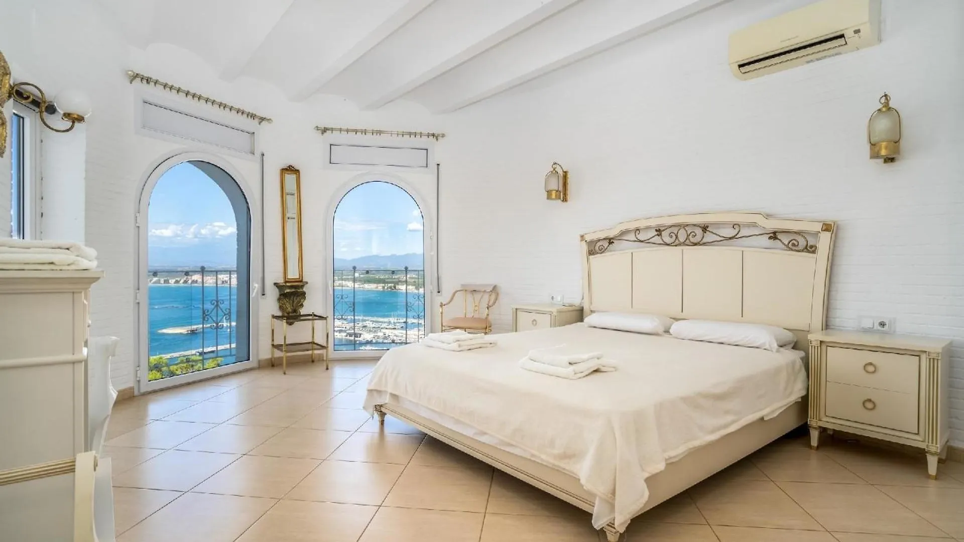 Ferienhaus Mit Privatpool Fuer 8 Personen Ca 250 Qm In Roses, Costa Brava Golf De Roses Holiday home